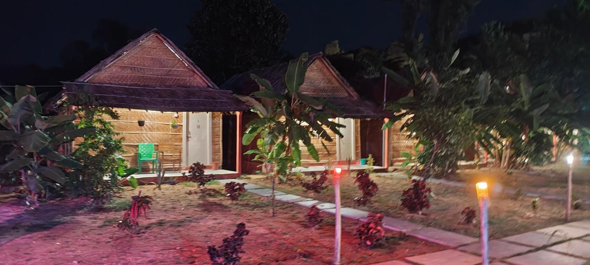 Om Shanti Om Home Stay & Cafe Hampi Εξωτερικό φωτογραφία