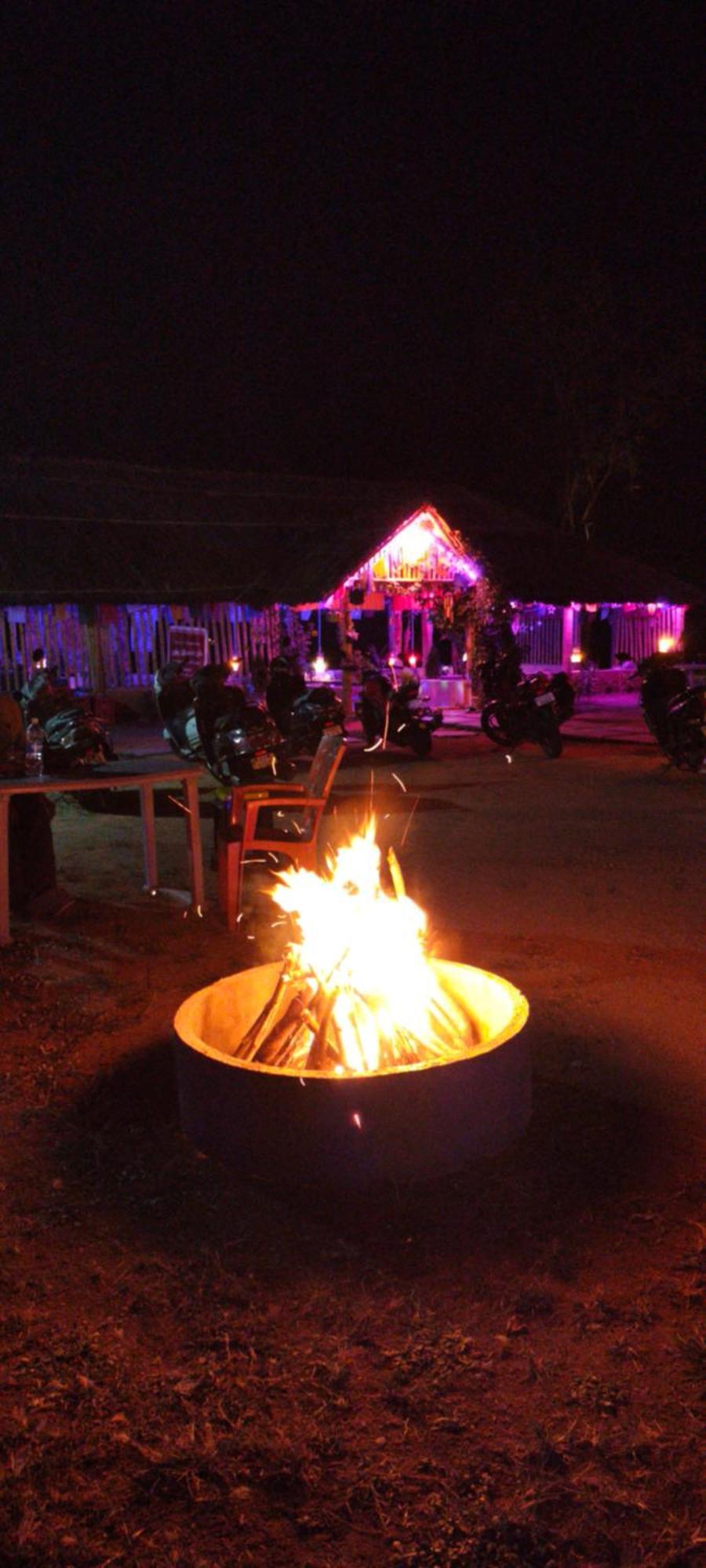 Om Shanti Om Home Stay & Cafe Hampi Εξωτερικό φωτογραφία