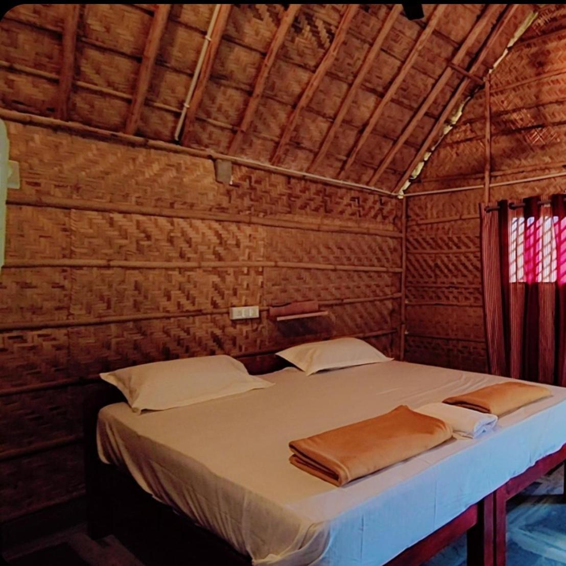 Om Shanti Om Home Stay & Cafe Hampi Εξωτερικό φωτογραφία